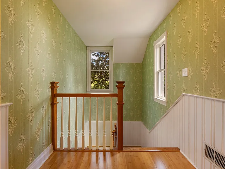 5820 Chamberlain Ln — Photo 47