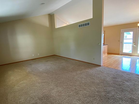 3rd image of 303 Pinehurst Ct