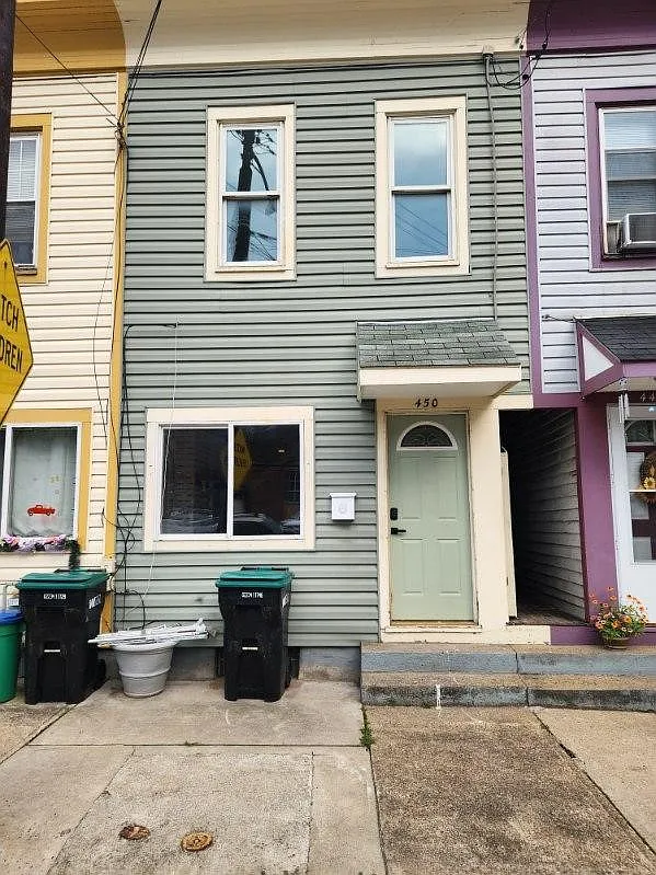 2 bed, 1.5 bath, $1,700 — Photo 1