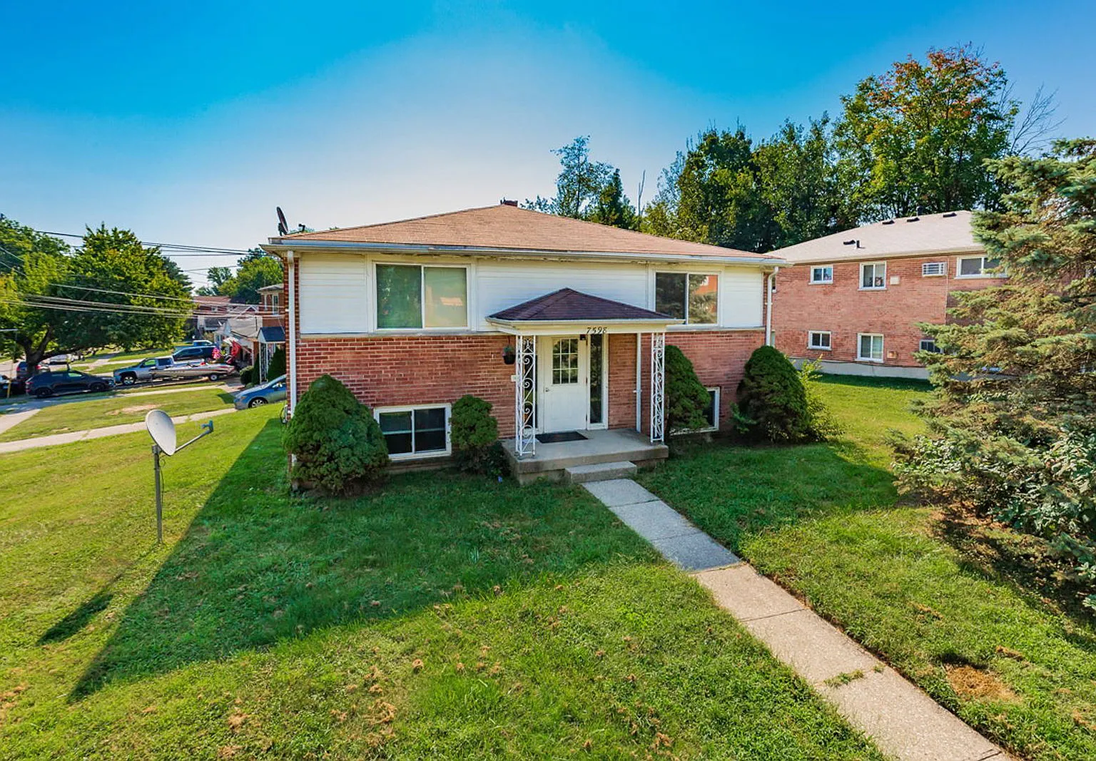 1 bed, 1.0 bath, 474 sqft, $915 — Photo 1