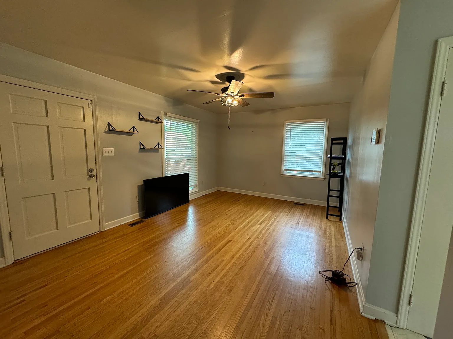 Brick Single Family Home in Downtown Huntersville — Photo 2