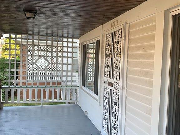 4th image of 12712 Irvington Ave