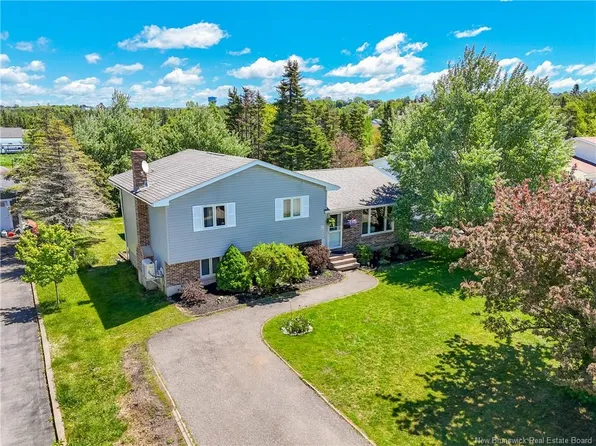 117 Downsview Dr, Saint John, NB E2M 5E4
