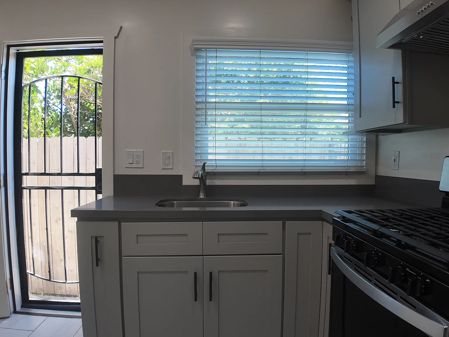 Studio, $1,550 — Photo 3