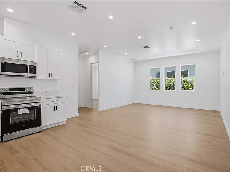 7645 Melvin Ave — Photo 3