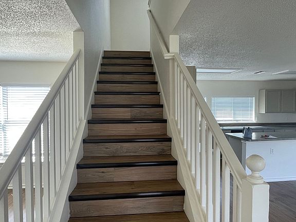4th image of 308 Teakwood Ln