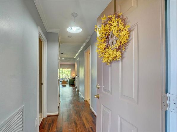 255 College Cross APT 87, Norfolk, VA 23510