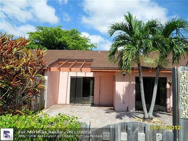 1st image of 5005 E Lakes Dr #5005