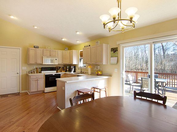 3rd image of 3846 Pristine Ave