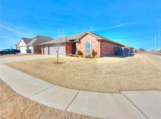 10517 Turtle Back Dr, Midwest City, OK 73130