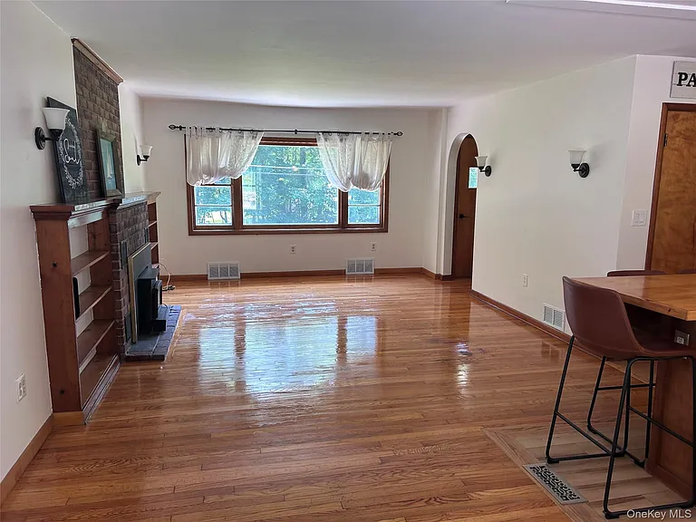 4 Petticoat Ln — Photo 2