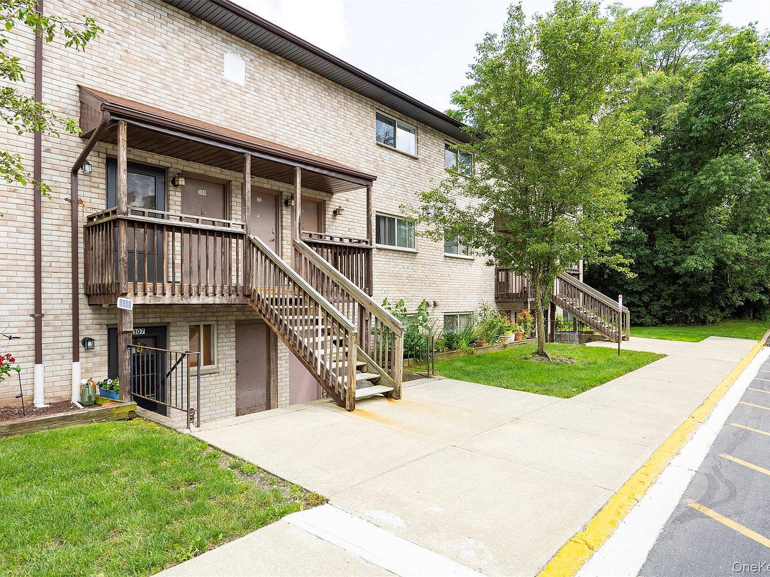 26 Cooper Road Unit #307, Poughkeepsie, NY 12603 | Zillow
