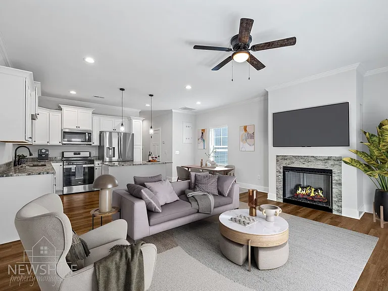 Townes at Converse Luxury Townhomes — Photo 67