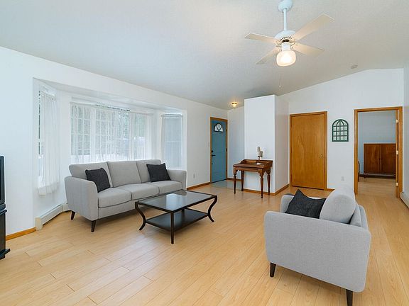 4th image of 2928 Amethyst Ct