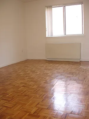 Rented by Bahar Management | media 48