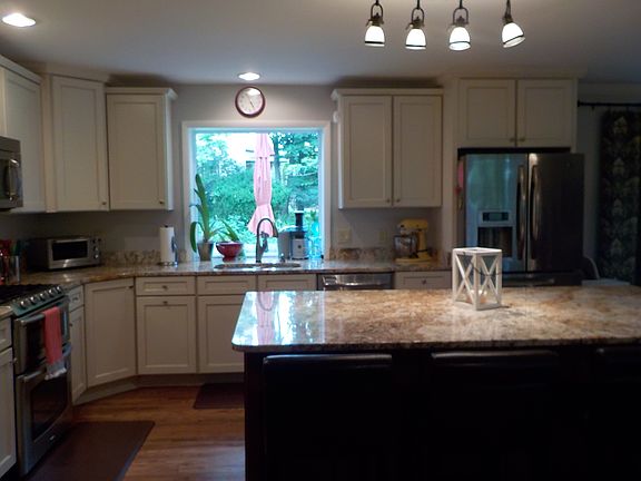 Lots of kitchen storage