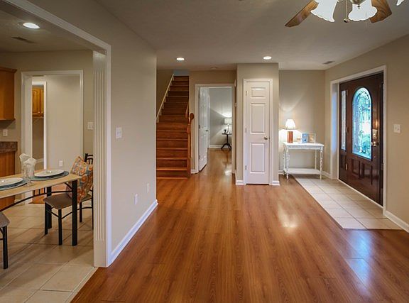 4th image of 4931 Diamond Dr