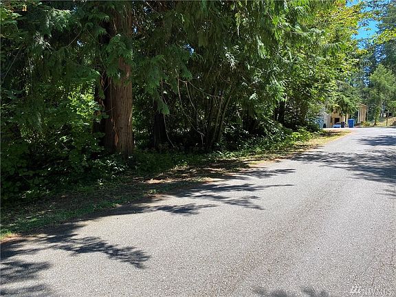 2nd image of 18528 Surcingle Ct SE