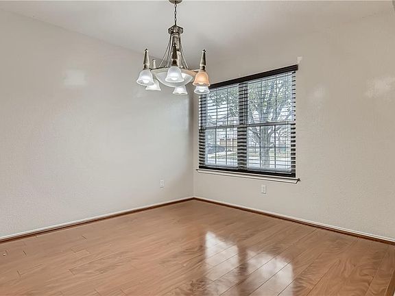 4th image of 17413 Wiseman Dr