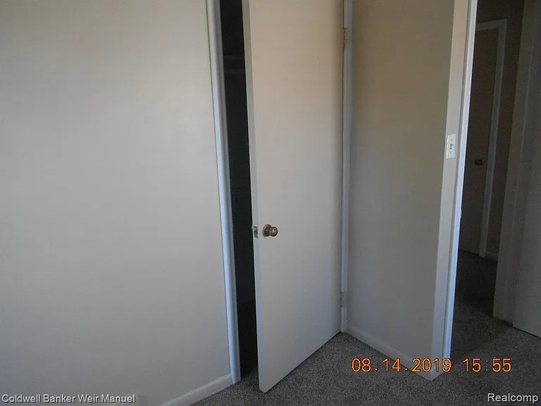 17636 Chester Ave — Photo 7