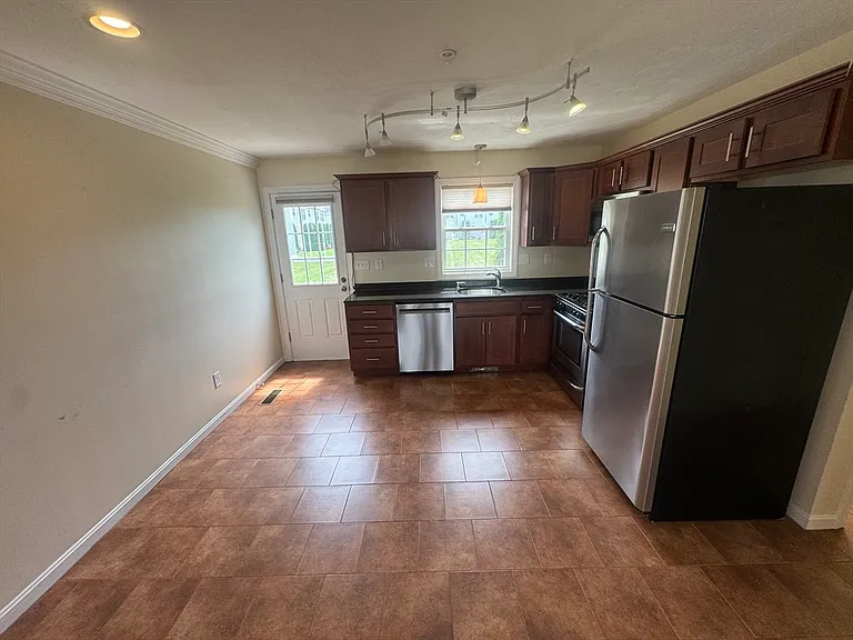 14 Merrimac Way #E — Photo 26