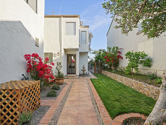 2nd image of 6113 Portobelo Ct