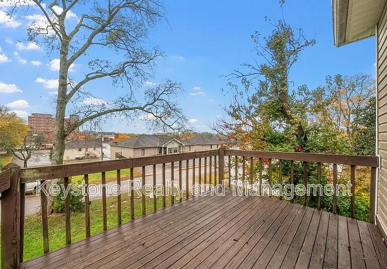 1525 Ferrell St #7 — Photo 14