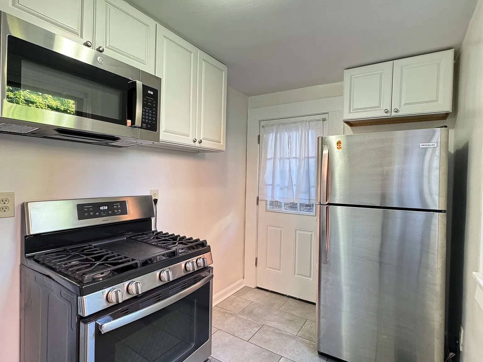 2 bed, $1,400 — Photo 4