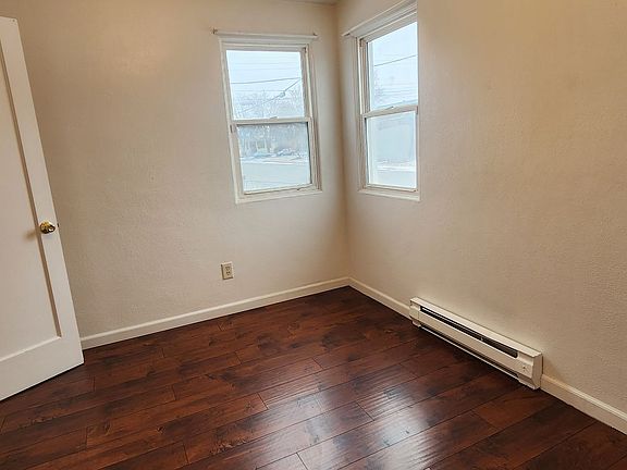 3rd image of 905 E Jackson Ave #907