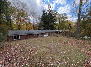 9991 Gardenside Dr, Waite Hill, OH