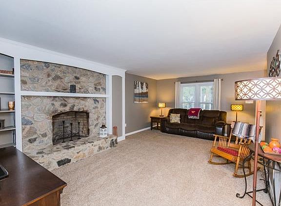 5th image of 3426 Castlebury Dr