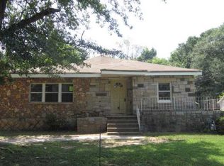 628 Gibbons Dr, Scottdale, GA 30079