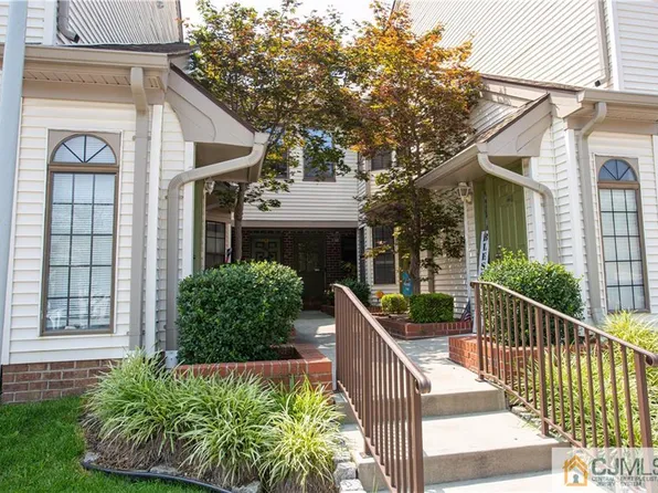 1410 Pebble Pl, Parlin, NJ 08859