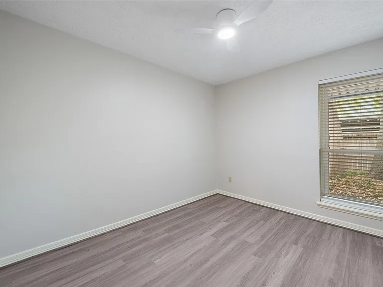 11805 Southlake Dr — Photo 17