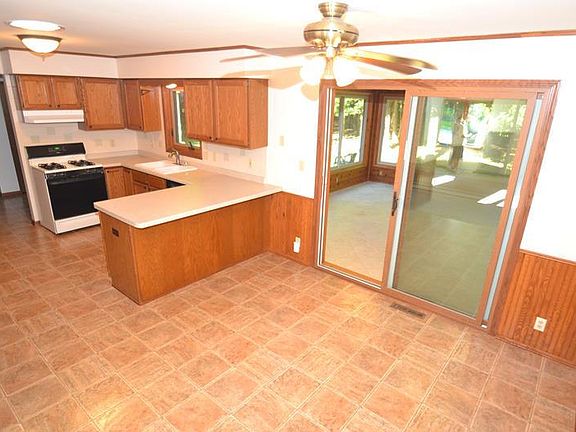 3rd image of W198N16477 Linden Cir