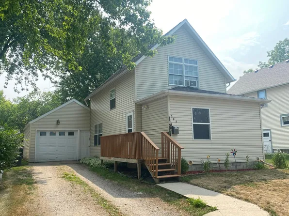 505 S 7th St, Olivia, MN 56277