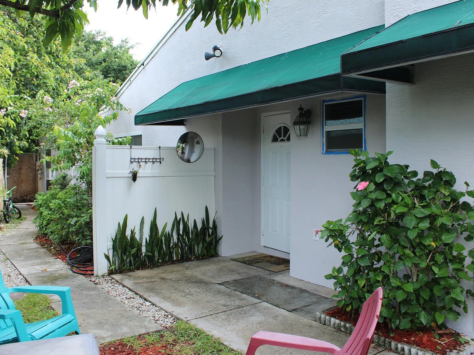 3 bed, 1.5 bath, 875 sqft, $2,650 — Photo 2