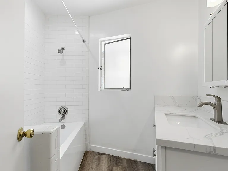 4418 Vantage Ave #1 — Photo 4