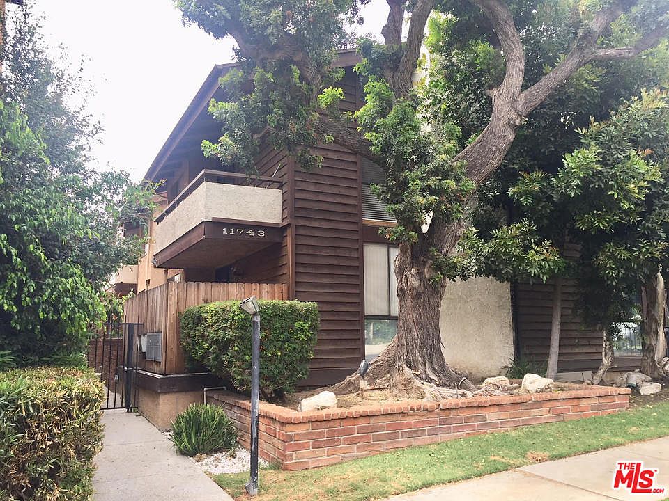 1st image of 11743 Darlington Ave APT 9