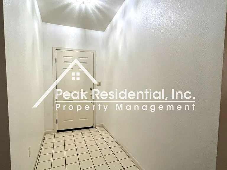 7927 Parmis Ct — Photo 4
