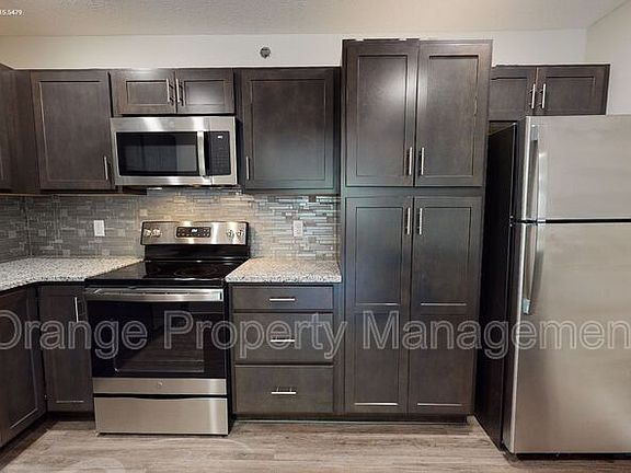 5th image of 4001 Holdrege St #13