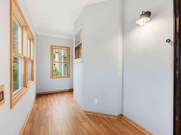 2nd image of 2924 E 25th St