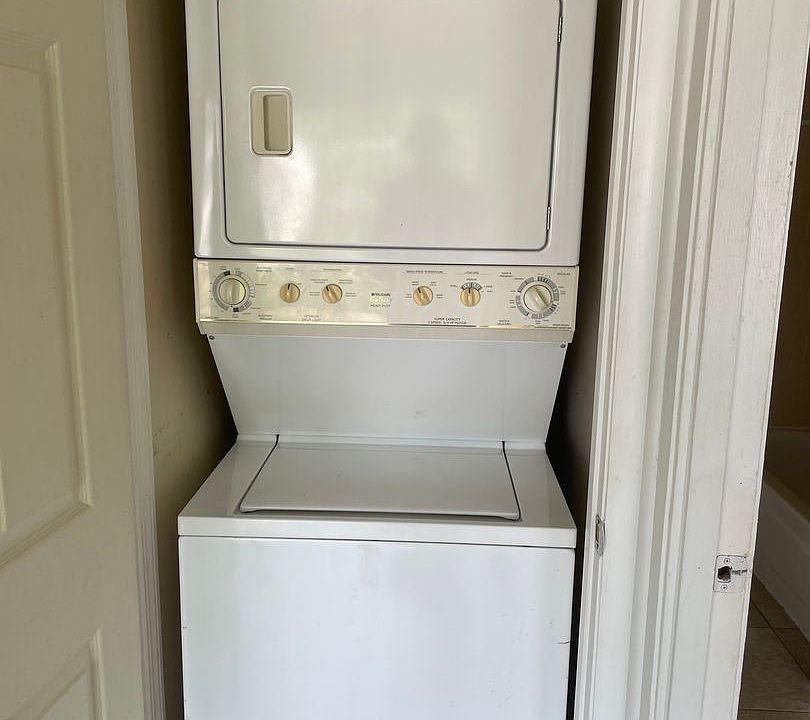2nd image of 2241 W Pensacola St APT 8