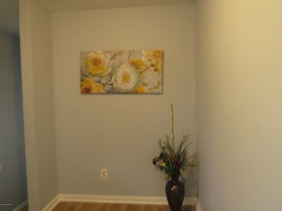 3rd image of 9714 Scarborough Ave