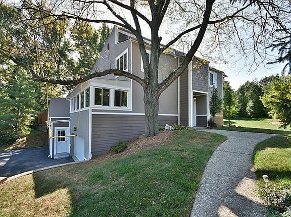 5th image of 10998 Chambray Ct