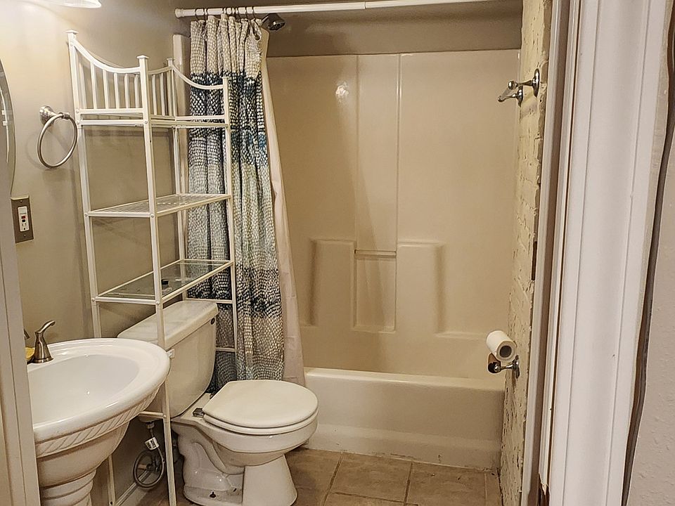 en suite bathroom