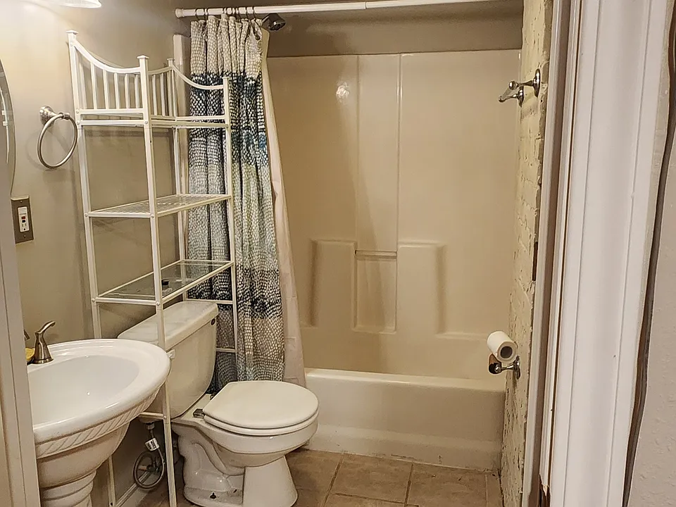 en suite bathroom