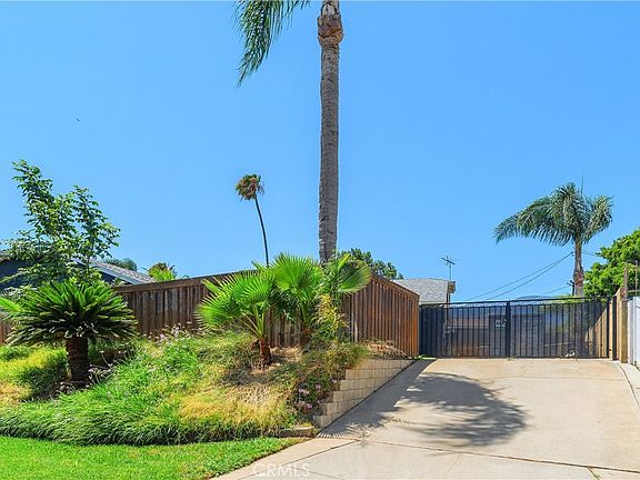 4th image of 710 Broadmoor Ct