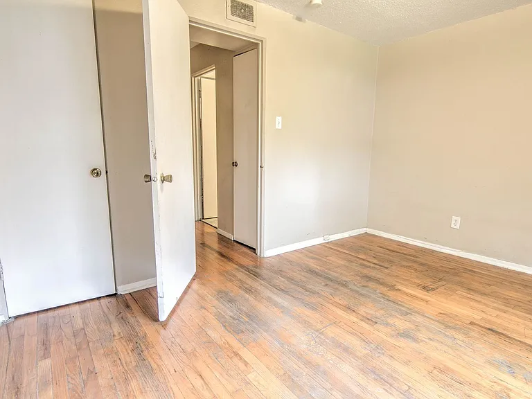 3508-10 Russell Ave — Photo 20