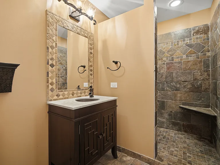 5280 Burnham St — Photo 36